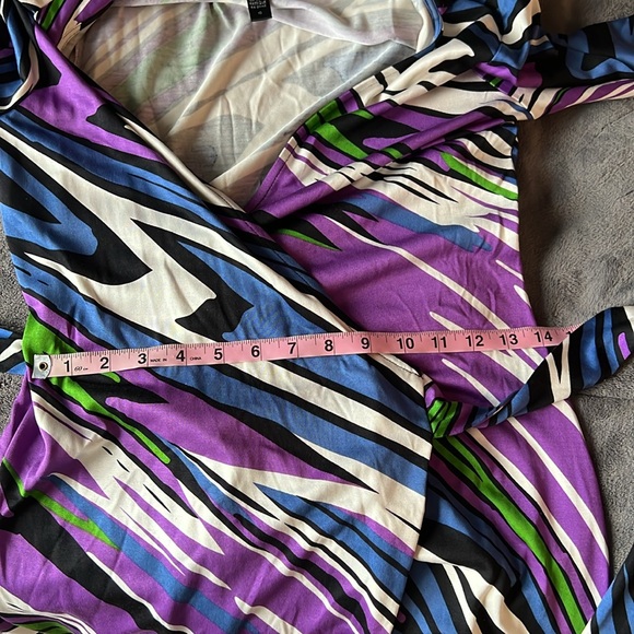 Diane Von Furstenberg for Neiman Marcus. Justin Wrap Dress 3/4 length sleeves 10 - Picture 13 of 16